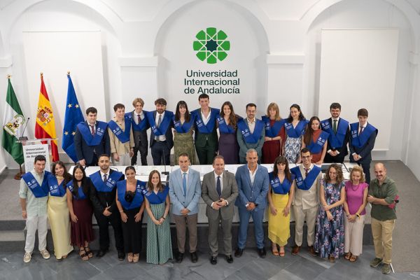 Acto de graduación en el Rectorado de la UNIA