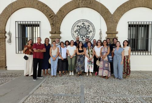 Foto de familia de los docentes del MAES que han participado en el taller